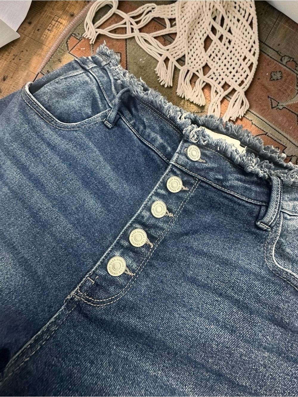 Kancan Button Fly Flare Jeans. Size: 15 - Picture 12 of 12